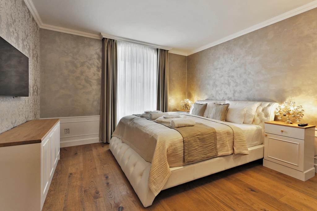 Wellness Hotel Republika 24 Apartments Plzeň Buitenkant foto