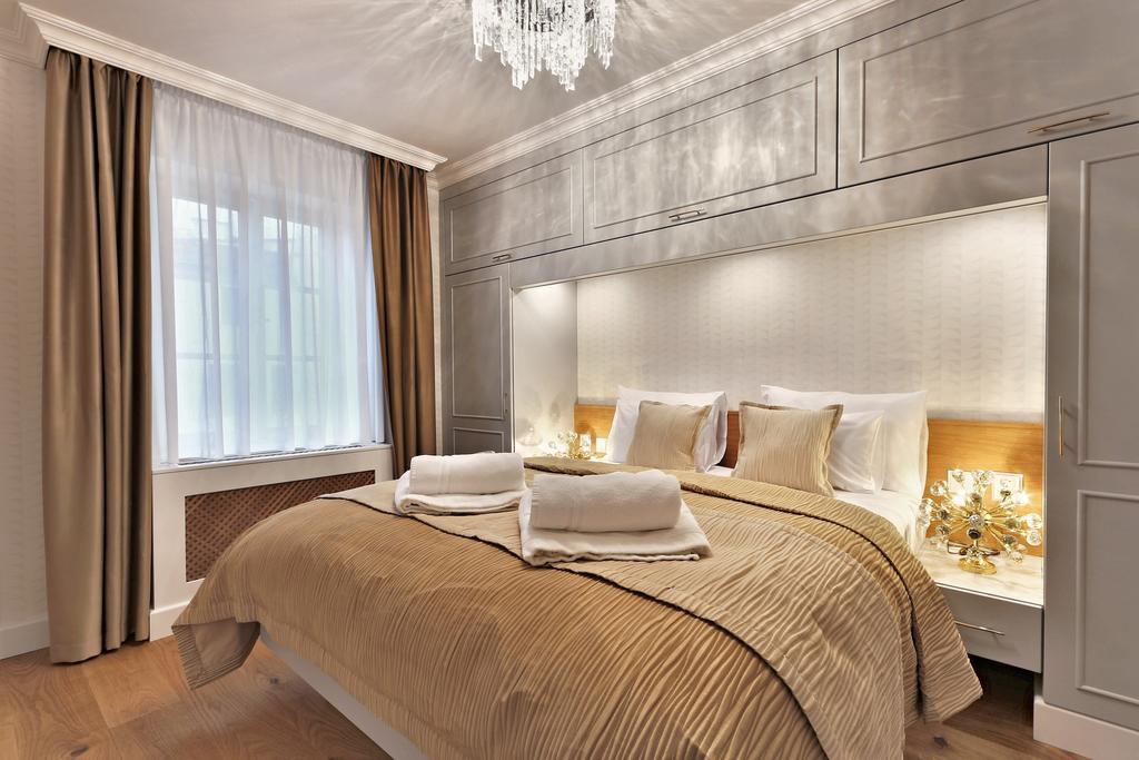Wellness Hotel Republika 24 Apartments Plzeň Buitenkant foto