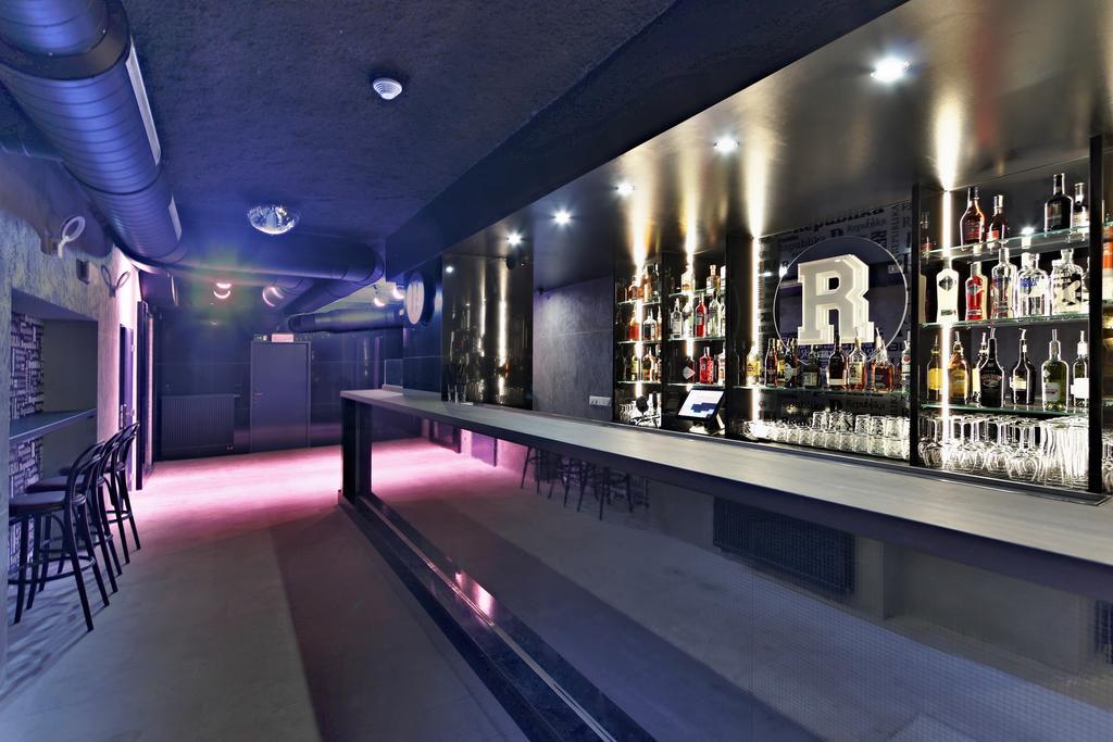Wellness Hotel Republika 24 Apartments Plzeň Buitenkant foto
