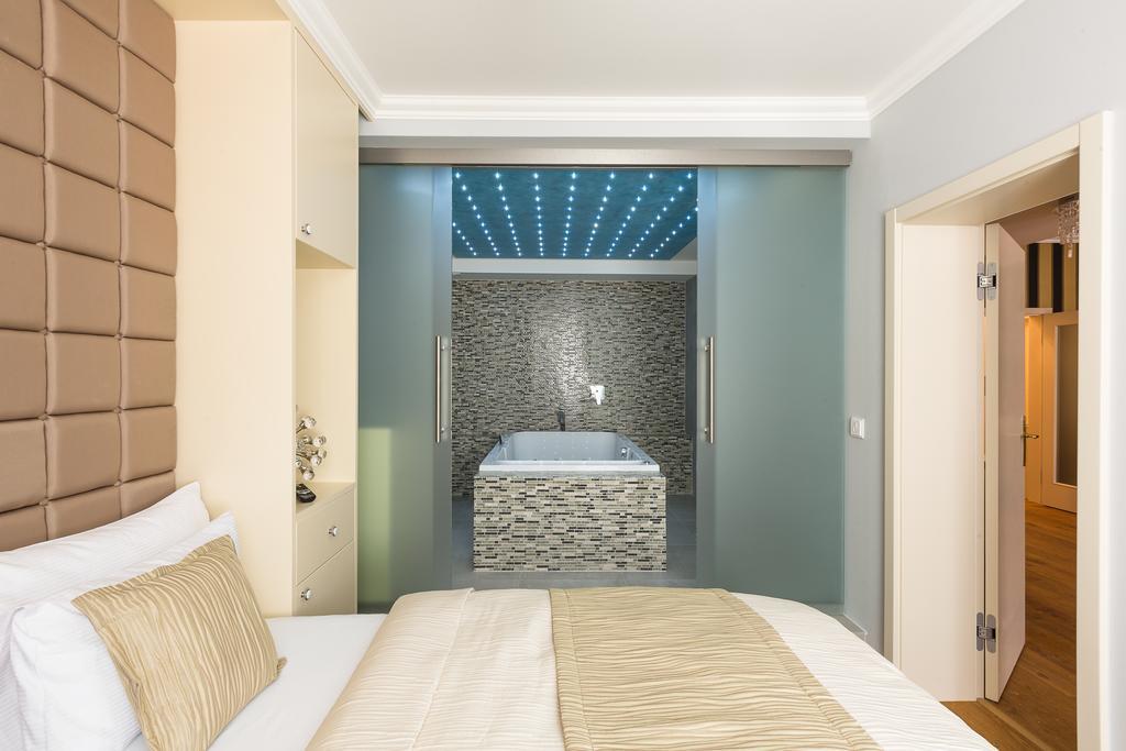 Wellness Hotel Republika 24 Apartments Plzeň Buitenkant foto