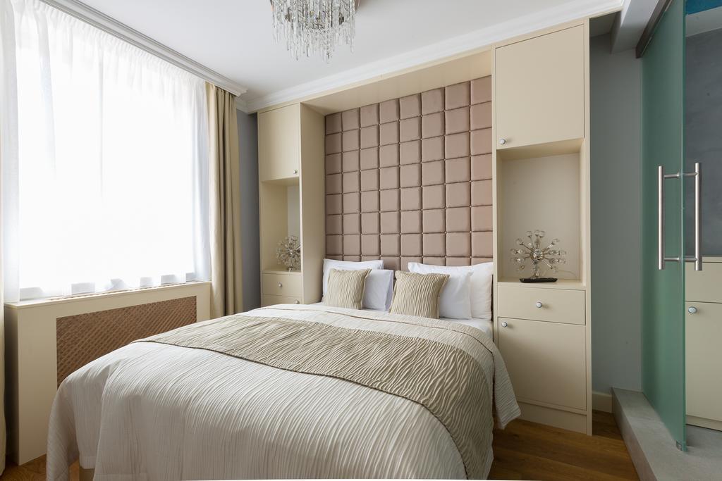 Wellness Hotel Republika 24 Apartments Plzeň Buitenkant foto