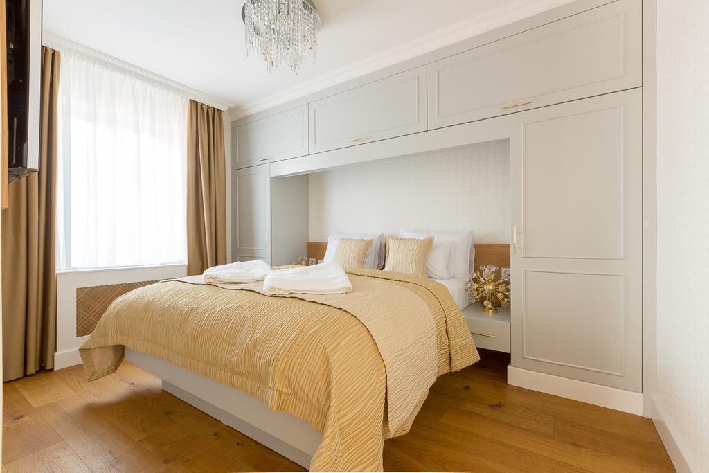 Wellness Hotel Republika 24 Apartments Plzeň Buitenkant foto