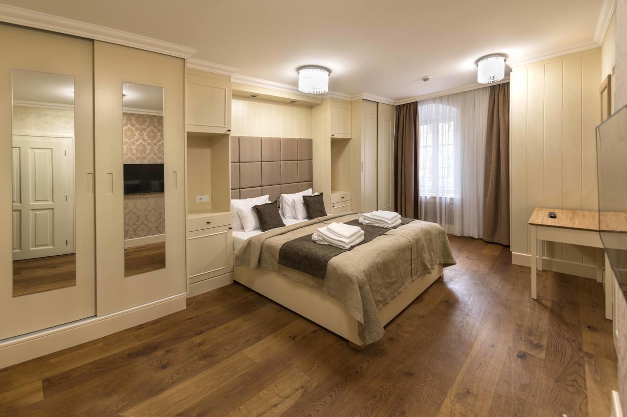 Wellness Hotel Republika 24 Apartments Plzeň Buitenkant foto