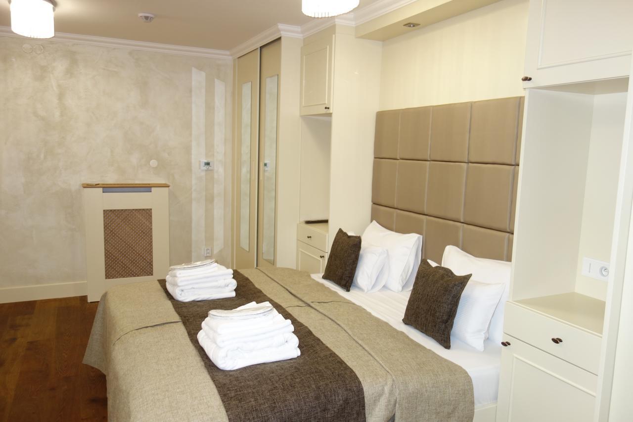 Wellness Hotel Republika 24 Apartments Plzeň Buitenkant foto